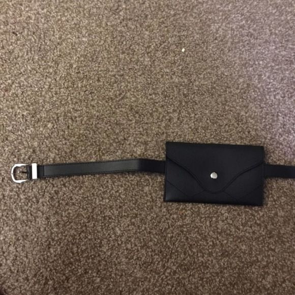 Black Belt with Pouch - Picture 6 of 10